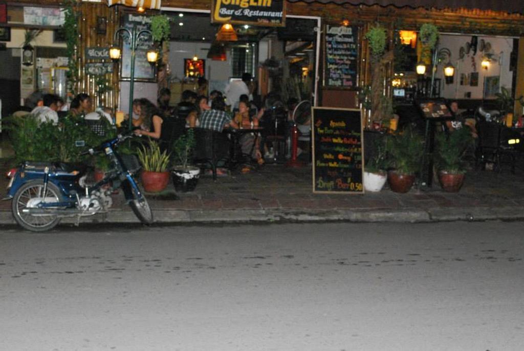 Longlin House I Hotel Phnom Penh Exterior photo